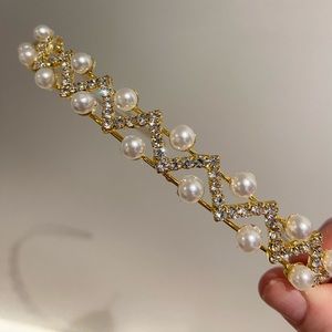 Hair band.  Never worn.  For that extra bit of bling!